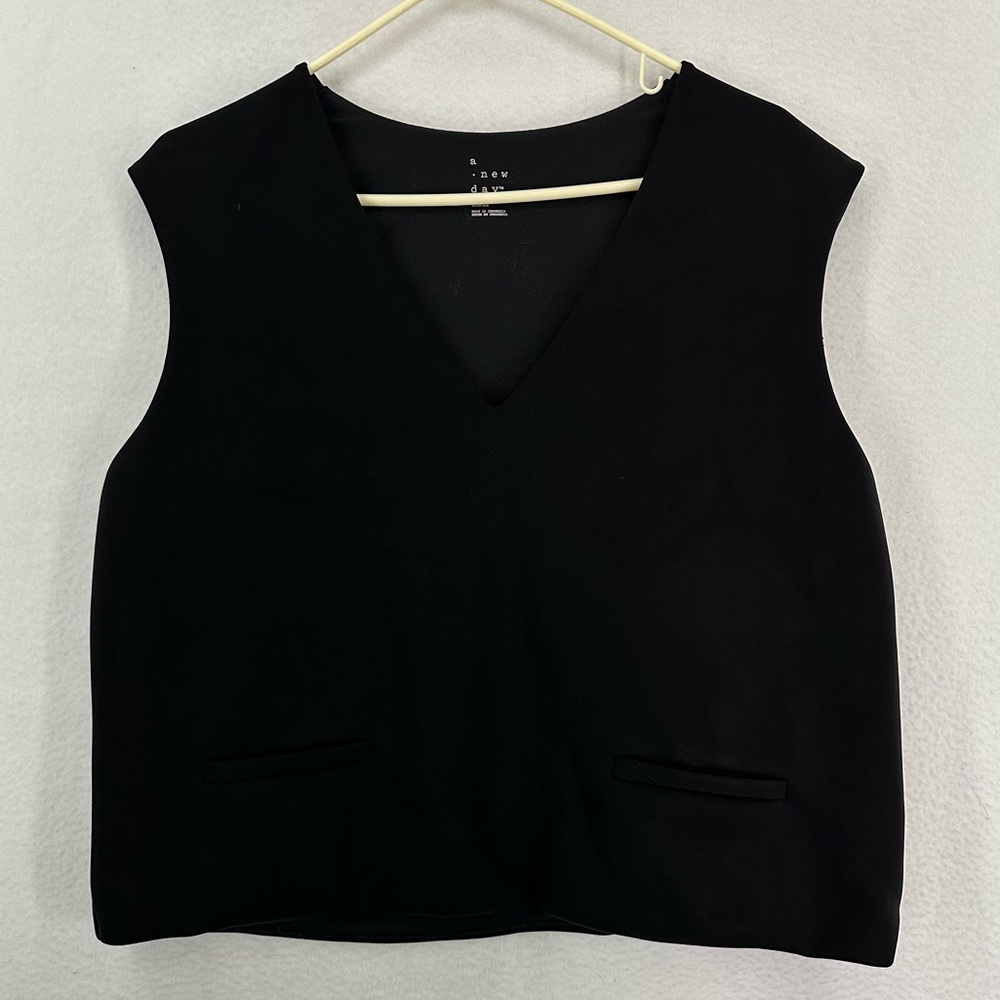 A New Day Pocket Sleevless V Neck Shirt Womens Large‎ Black